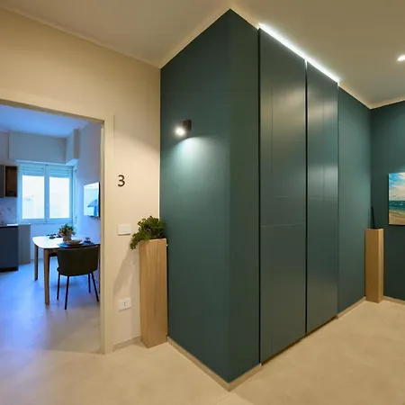לינה וארוחת בוקר Oltremare Luxury 4*